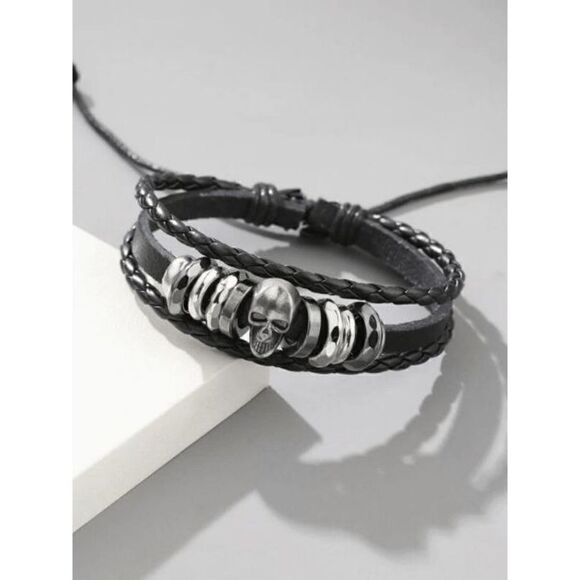 BLACK LEATHER SILVER SKULL BRACELET - Picture 1 of 3